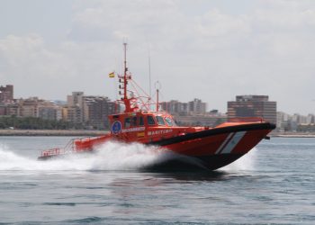 Embarcación Salvamar Acrux, que ha traslasdado al herido a Ibiza. Foto: Salvamento Marítimo