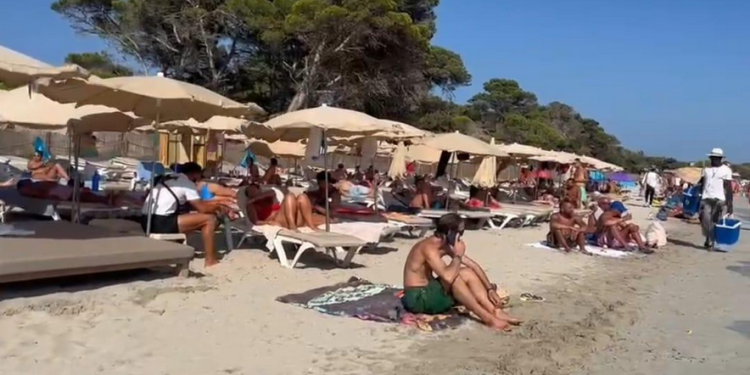 Imagen de archivo de la playa de ses Salines.