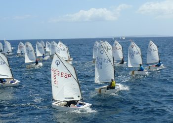 Imagen de archivo de deportistas participando en una regata. Foto: Escuela de Vela del Club Náutico Ibiza