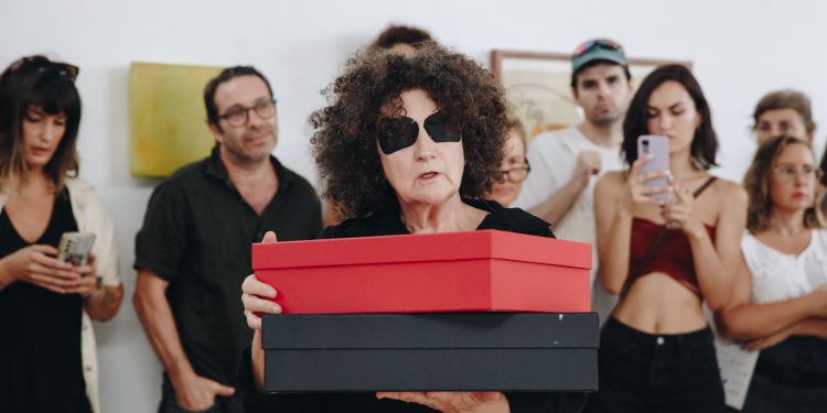 Nieves Correa en la perfomance 'Tiempos verbales'. Foto de Anita de Austria cedida por Territori