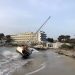 Imagen de archivo de un velero arrastrado a la playa de Talamanca durante un temporal