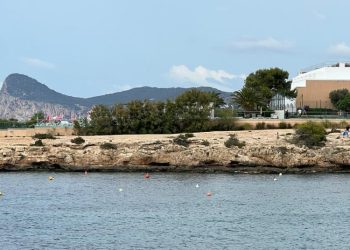 Imagen de un campo de boyas en el litoral de Sant Josep