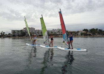 De izquierda a derecha, Oren del Álamo, Montse Cirera y María Rodríguez. Foto: Club Nàutic Sant Antoni