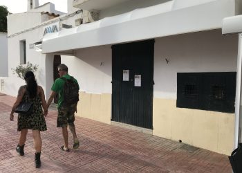 La oficina y el cajero de Banca March de Sant Josep cerraron en 2023. Fotos Noudiari