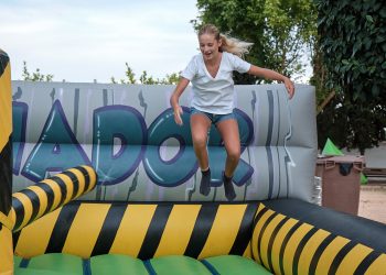 Joves al carrer. Jesús