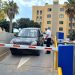 Personal del aparcamiento informará a los usuarios de la bajada de barreras y de la necesidad de coger y mantener el tique de entrada. Fotos: Área de Salud de Ibiza y Formentera