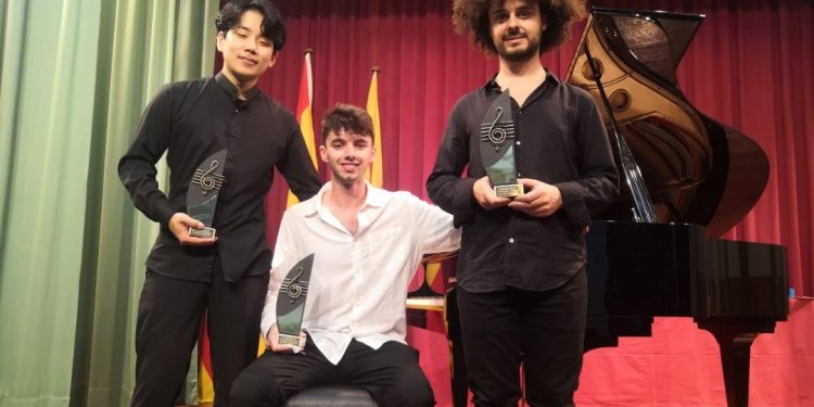 De izquierda a derecha, Youngho Park, Alexandre Lutz y Roberto Prados. Foto: Centro Cultural de San Carlos.