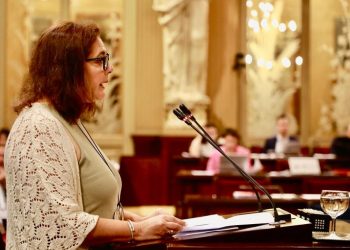 La consellera Manuela García, en el Parlament. Foto: Govern balear