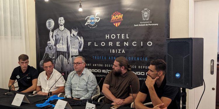 Presentación del trofeo Aon. Foto: CB Sant Antoni