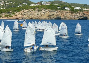 Un momento de la regata. Foto: Escuela de Vela del Club Náutico de Ibiza.
