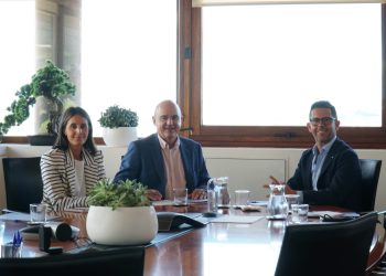 Maria Fajarnés, Vicent Marí y Rafael Triguero, durante el encuentro. Foto: Consell de Ibiza