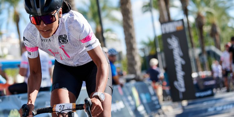 Una imagen de la Vuelta cicloturista a Ibiza.