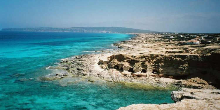 La zona donde han sucedido los hechos, en los acantilados de Cala en Baster de Formentera. Ein Reisender