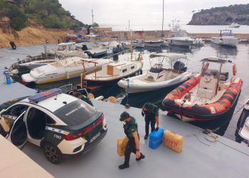Parte de los fardos descargados en Calvià. Foto Guardia Civil.