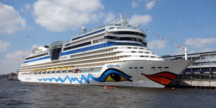 El pasajero ha sido evacuado desde el Aida Stella.