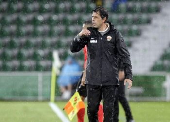 Alberto Gallego, en el partido al frente del Elche en la Liga Santander. Fotografía facilitada por la Peña Deportiva.