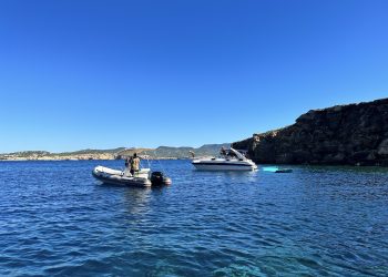 Control de fondeo sobre posidonia en los Illots de Ponent de Ibiza. Foto Noudiari