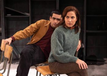 Omar Ayuso y Toni Acosta, en una imagen promocional de esta obra que visita Can Ventosa.