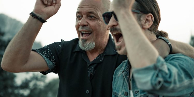 David Serra y Joan Barbé, fundadores de Joven Dolores, la banda que ha compuesto el himno de la UD Ibiza, con versión electrónica a cargo de Anna Tur. Foto UD Ibiza