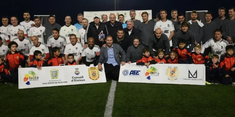 Los históricos de la SD Portmany celebraron su centenario enfrentándose a los veteranos de la Asociación de Futbolistas Españoles