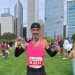 Victor Oliver tras completar la maratón de Chicago.