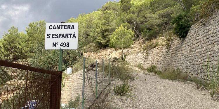 Entrada a la cantera de s'Espatar