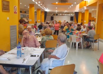 Imagen de la sala social y comedor de la Llar Eivissa, ubicada en la zona del Parque de la Paz.