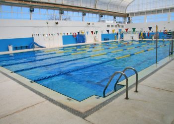 El bono de baño libre de la piscina municipal subirá de 150 a 195 euros. Foto: Ayuntamiento de Santa Eulària