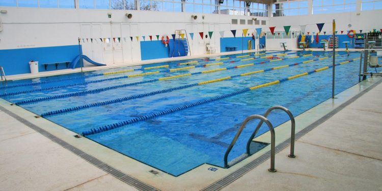 El bono de baño libre de la piscina municipal subirá de 150 a 195 euros. Foto: Ayuntamiento de Santa Eulària