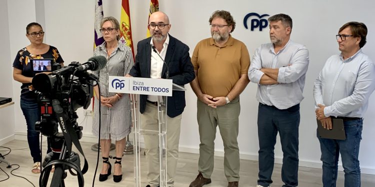 Roda de premsa per balança dels primers 120 dies de Govern. Foto: PP de Sant Josep