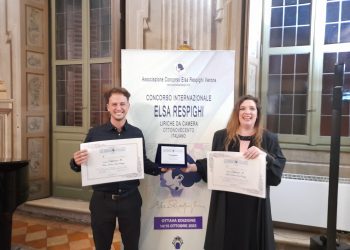 Llorenç Prats y Laura de  la Fuente, ayer por la noche tras proclamarse ganadores de este prestigioso premio internacional. Fotos cedidas a Noudiari