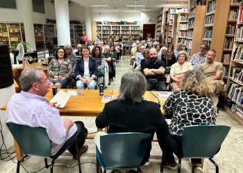 Un momento de la presentación del libro de Carles Fabregat en Can Ventosa. Fotos Noudiari