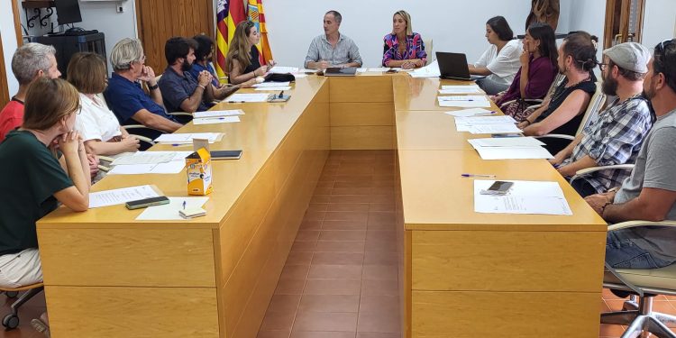 Primera reunió de la comissió. Foto: Consell Insular de Formentera