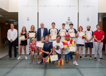 Todos los participantes en la recepción. Foto: Consell de Ibiza