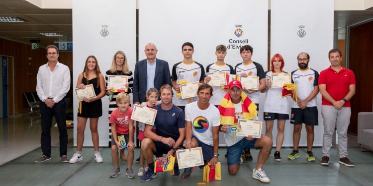 Todos los participantes en la recepción. Foto: Consell de Ibiza