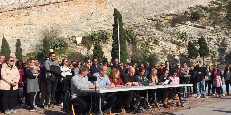 Imagen de archivo de una protesta conjunta de docentes y asociaciones de madres y padres de alumnos de Ibiza