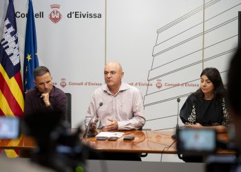 Mariano Juan, Vicent Marí y Sara Ramón durante la rueda de prensa de balance.