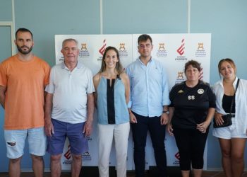 Los participantes en la firma del pacto. Foto: Ayuntamiento de Ibiza