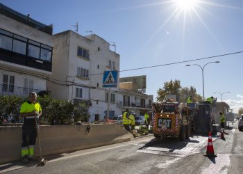 Los trabajos para colocar semáforos en el cruce de Can Negre ya han comenzando,
