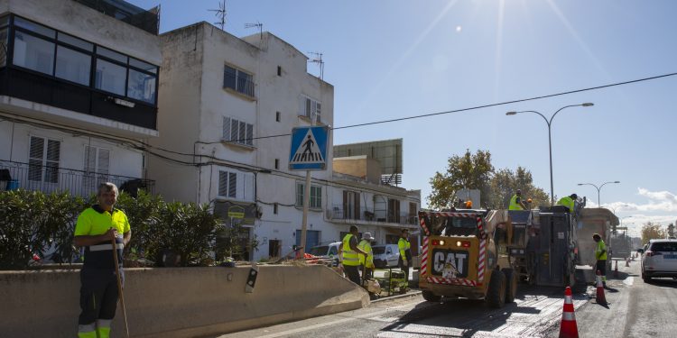Los trabajos para colocar semáforos en el cruce de Can Negre ya han comenzando,