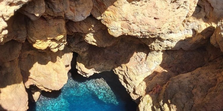 Imagen de la zona del Ullal de na Coloms, de un rescate anterior de los bomberos. Foto: Bombers d'Eivissa