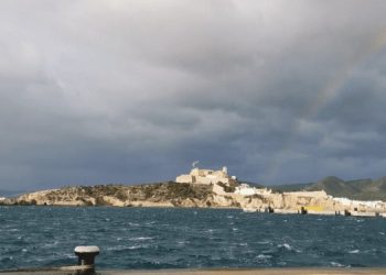 Imagen de archivo de viento en el puerto de Ibiza.