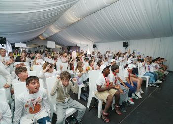 Una de las pruebas de la Setmana del Mar en la carpa del CNSA.