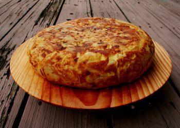 Una tortilla de patatas. Foto Fabian Pérez Rego