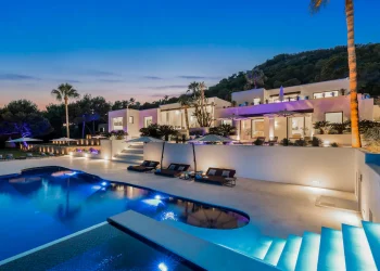 Una de las viviendas en Ibiza de Airbnb Luxe. FOTO: Airbnb.com
