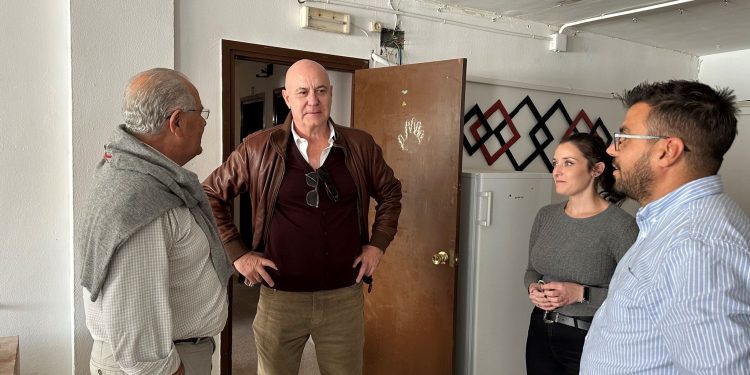 Joan Torres, director Cáritas Ibiza, Antonio Domenech, CEO Vibra Hotels, Noelia Boned, responsable RSC Vibra Hotels y Victor Ribas, ingeniero Vibra Hotels