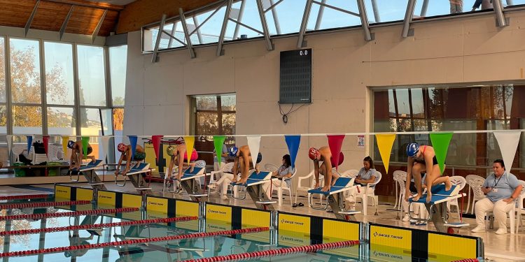 Piscina des Raspallar con el nuevo reloj cronómetro.