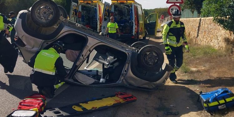 Así ha quedado el vehículo tras la intervención de los bomberos. Fotos Bombers d'Eivissa