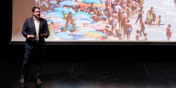 Héctor Salvador, en el V Foro Marino de Ibiza