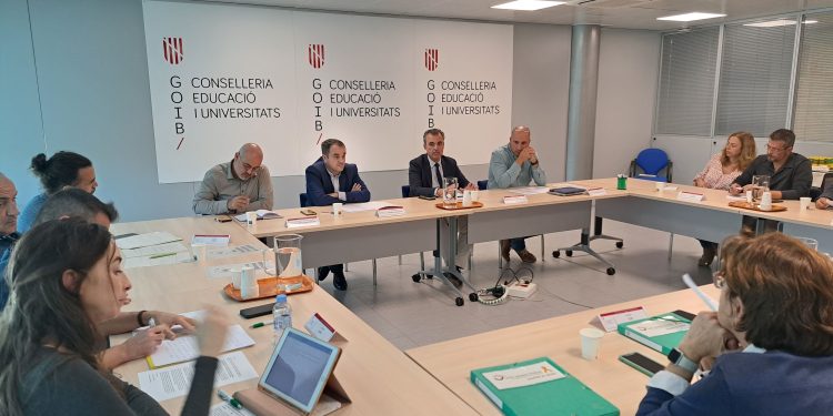 Imagen de la Mesa Sectorial de Enseñanza Pública. Foto: Conselleria de Educación